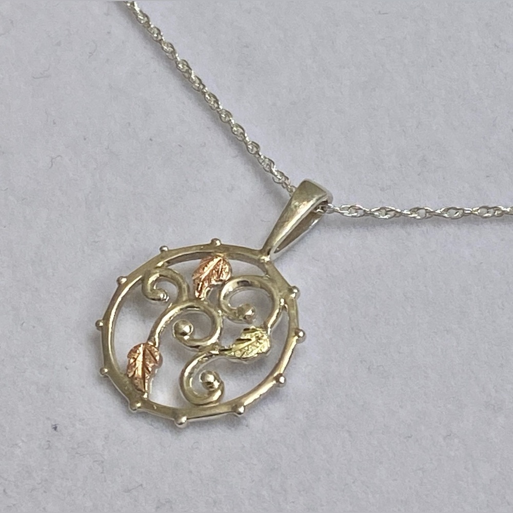 12k Tricolor Leaf Pendant and Sterling 925 Necklace - Picture 5 of 9